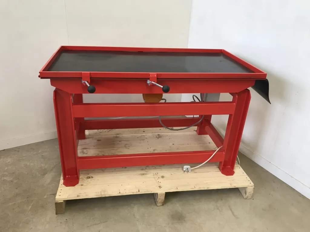 BuildworksS's tweet image. Our electric table is perfect for making larger precast items such as fence post panels, benches, balustrades, planter moulds etc.  Single phase 3000 rpm, 240 watts 145kg  1.3 metres.