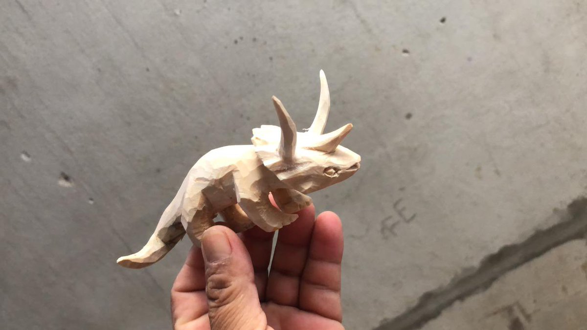 luzvaldezg's tweet photo. Conocí a Norberto y su esposa Blanca ,  artesanos de alebrijes en Oaxaca que quieren empezar a vender por redes sociales pero solo ha ganado 5 seguidores este año 🥲
¿Me ayudan a compartir y seguirlo para que más personas lo conozcan?🥹
Este es su insta: https://t.co/Yg3NfZ90Ih https://t.co/4QEEdqA9r8