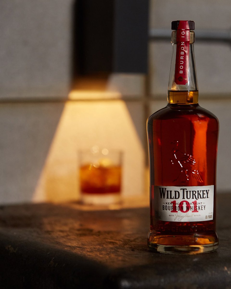You can mix it in a cocktail just don’t ask it to blend in. Wild Turkey 101 in the spotlight for over 75 years.
 
Hit like if you’re a 101 fan 🖤 
 
Wild Turkey 101 Kentucky Straight Bourbon Whiskey.
 
Please enjoy responsibly.