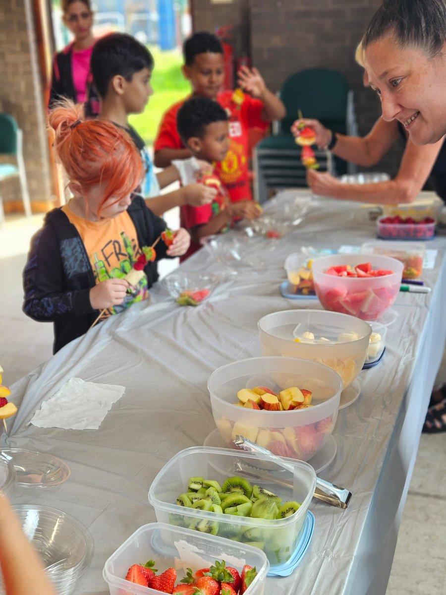 ActveCommunties's tweet image. Playstreets also got creative, making food faces and learning all about nutritional goodness @ForHousing 

@SalfordLeisure  @SalfordCouncil 

#HAF2023 #SalfordSummerOfFun #yourcreativemind