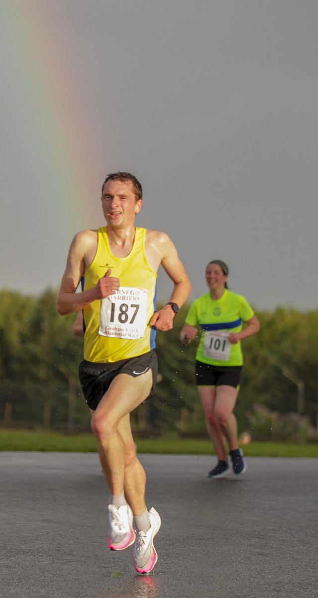 FISHYGORDON's tweet photo. @CarnegieH_Rclub @Central_AC @phracingclub @PerthRdRunners @KinrossRunners @yhrfpod   some pics from last nights Graham Clark Memorial race for anyone interested.... https://t.co/dvdLOw0ueU https://t.co/DRKUj0bCk6