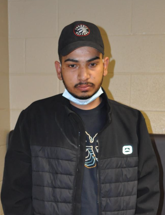 SouthSimcoePS's tweet photo. WARRANTS ISSUED FOR CARJACKING SUSPECTS:
Happened May 16, 2022 in parking lot of Tim Hortons on Commerce Park Drive #Innisfil. Victim was a 77-year-old Barrie woman. Warrants issued for Arshdeep GILL and Navjot SINGH, both 24. 
Media Release - @CrimeSDM 
https://t.co/oY4U7YCR5s https://t.co/cOFOoNxlxK