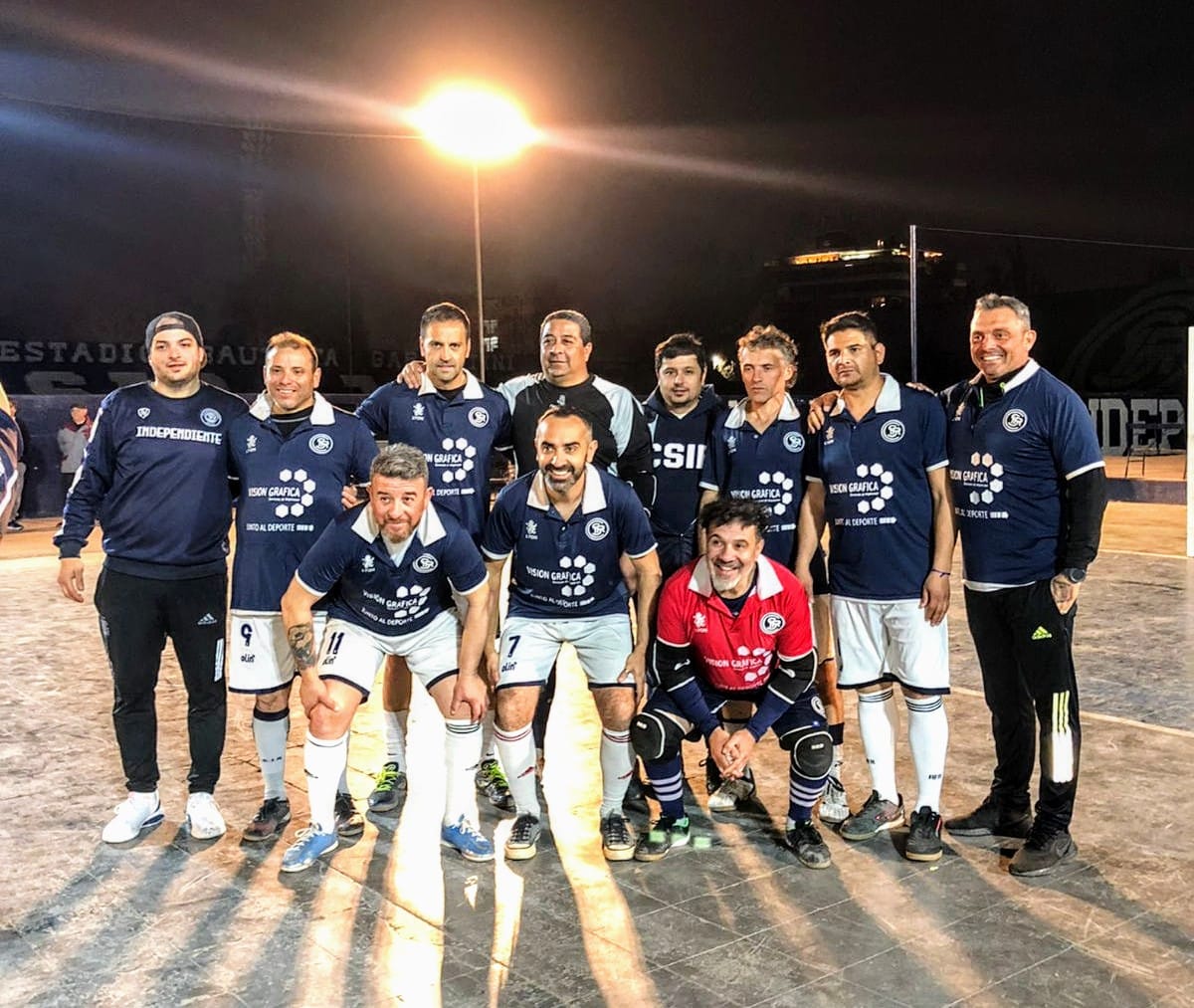 Triunfo de CSIR FUTSAL vs C.A Argentino por 5 a 2 por el Clausura Veteranos. Goles de Maxi Coseres x3 y Damian Berridy x2 @LepraPosting <a href="/IndpteRivadavia/">El Azul Del Parque</a> <a href="/nach_villarroel/">Juani Villarroel 🌟💙🐵</a> <a href="/HomeroGord0/">Homero Leproso</a> <a href="/DataLeprosa/">Data Leprosa</a> <a href="/DiosBarbazul/">Barba5ul ⭐️</a> <a href="/CSIRoficial/">Independiente Rivadavia</a> <a href="/IndependienteMz/">Independiente Mza</a> <a href="/IndRivadavia/">Mendoza Es Leprosa</a> <a href="/info_csir/">INFO CSIR ⭐🏆🇦🇷</a> <a href="/LaUnicaLepra/">La Lepra Mendocina</a>