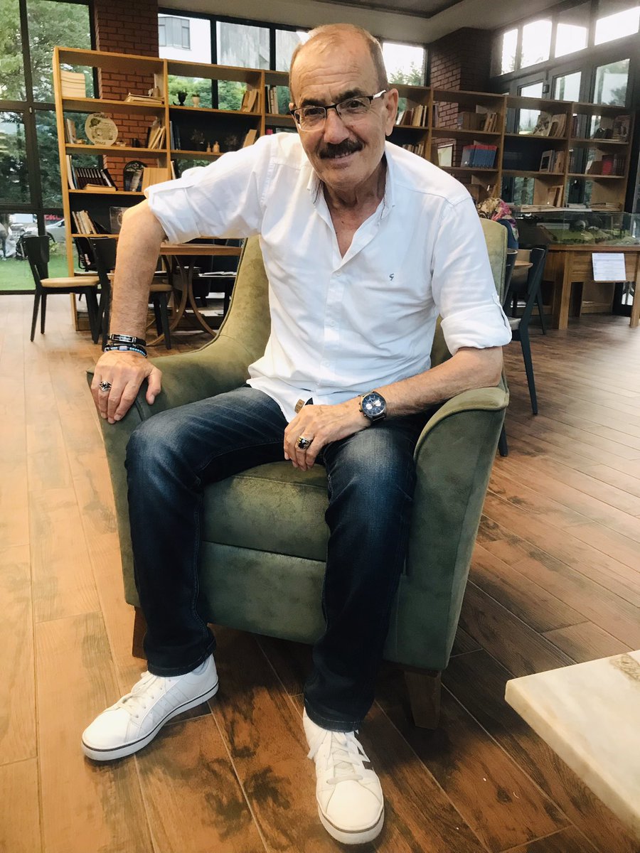 selamia24897006's tweet photo. Bazı İnsanları , Hayatımdan çıkardım…
    Ama, onların şu an 
haberleri yok..!
    Olsun..
Nasılsa  bir gün işleri
düşecek ..
     O zaman haberleri olur..
……👍👏😊
…..#MilletCafe https://t.co/Ie7eLy6Sf4