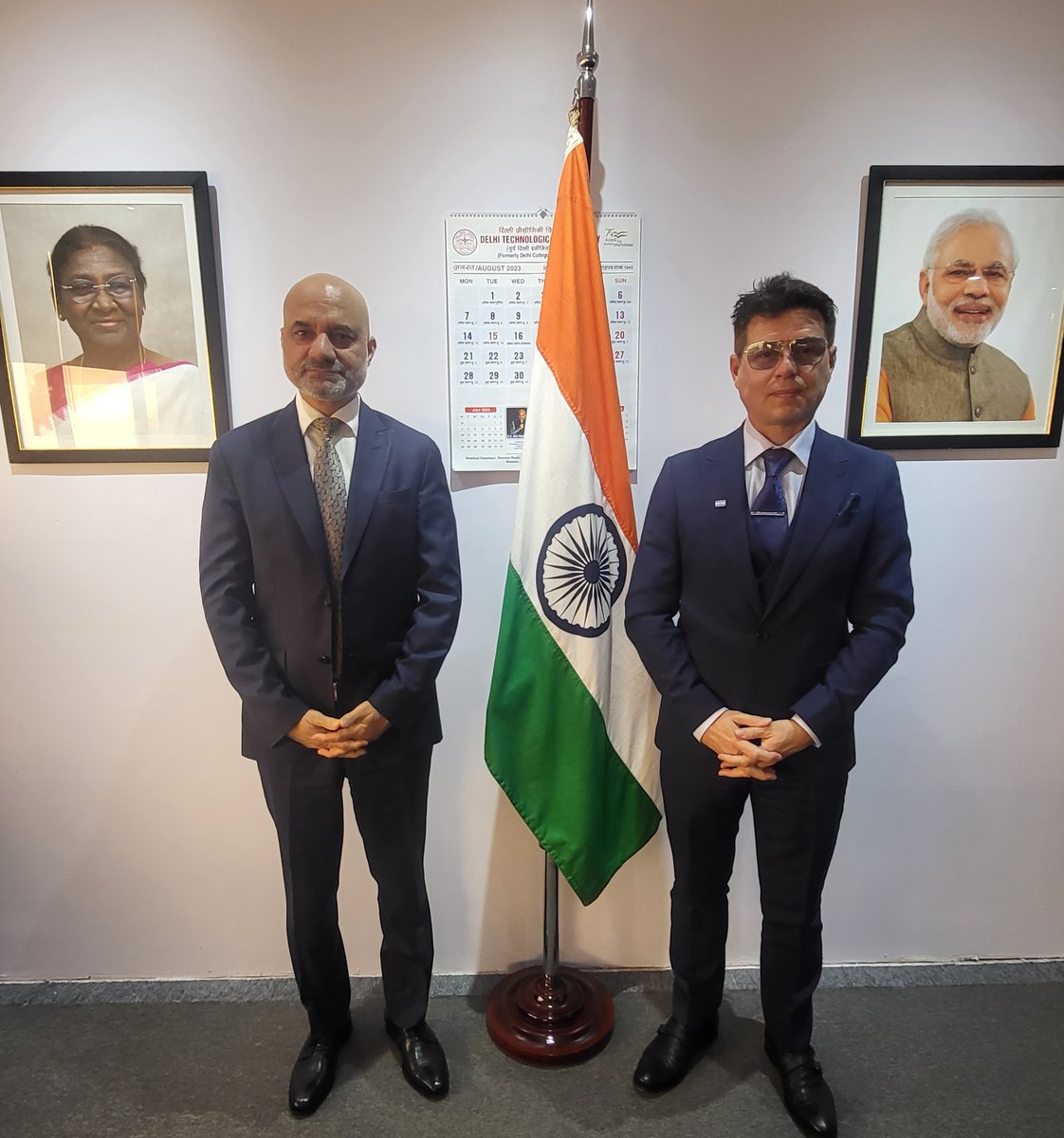 🇮🇳🇦🇷Junto al Embajador de India en Argentina Dinesh Bhatia <a href="/dineshbhatia/">Dinesh Bhatia</a> <a href="/Indembarg/">India in Argentina</a>, conversamos sobre las posibilidades de colaboración junto a <a href="/faniotargentina/">FanIOT Argentina</a> #MISIONES en las áreas de Defensa, Acceso al Espacio , Movilidad Sustentable y Robótica Educativa.🚀