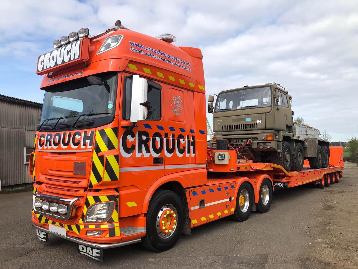 Low loader on the move 😎