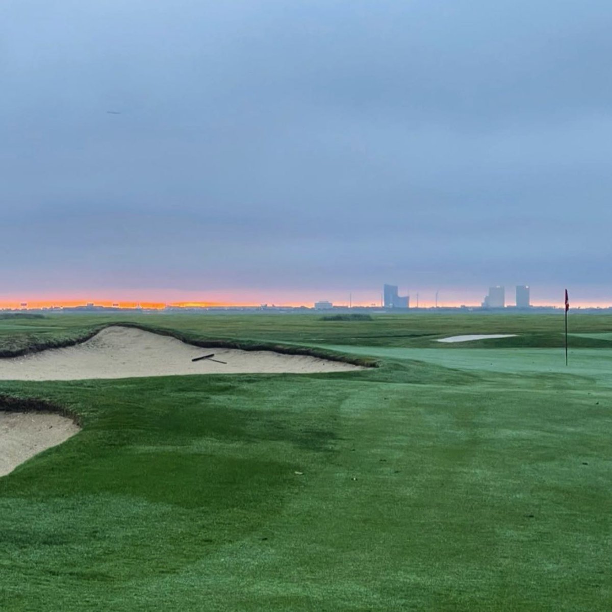 Good morning Atlantic City CC 🔔 

#AtlanticCityCountryClub #atlanticcity #sunrise #beautifulgolfcourses #whyilovethisgame