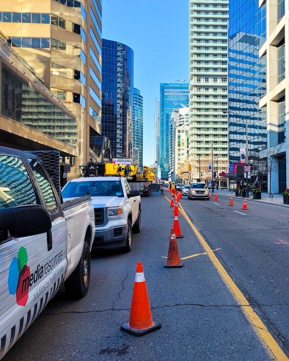 mediaresources's tweet image. When it comes to removing signage from your building or space, no matter how high, partnering with MRI is the trusted choice!

Let's work together to ensure a seamless transition for you!

#signremoval #signage #signinstall #installation #MRI #safetyfirst #signagesolutions