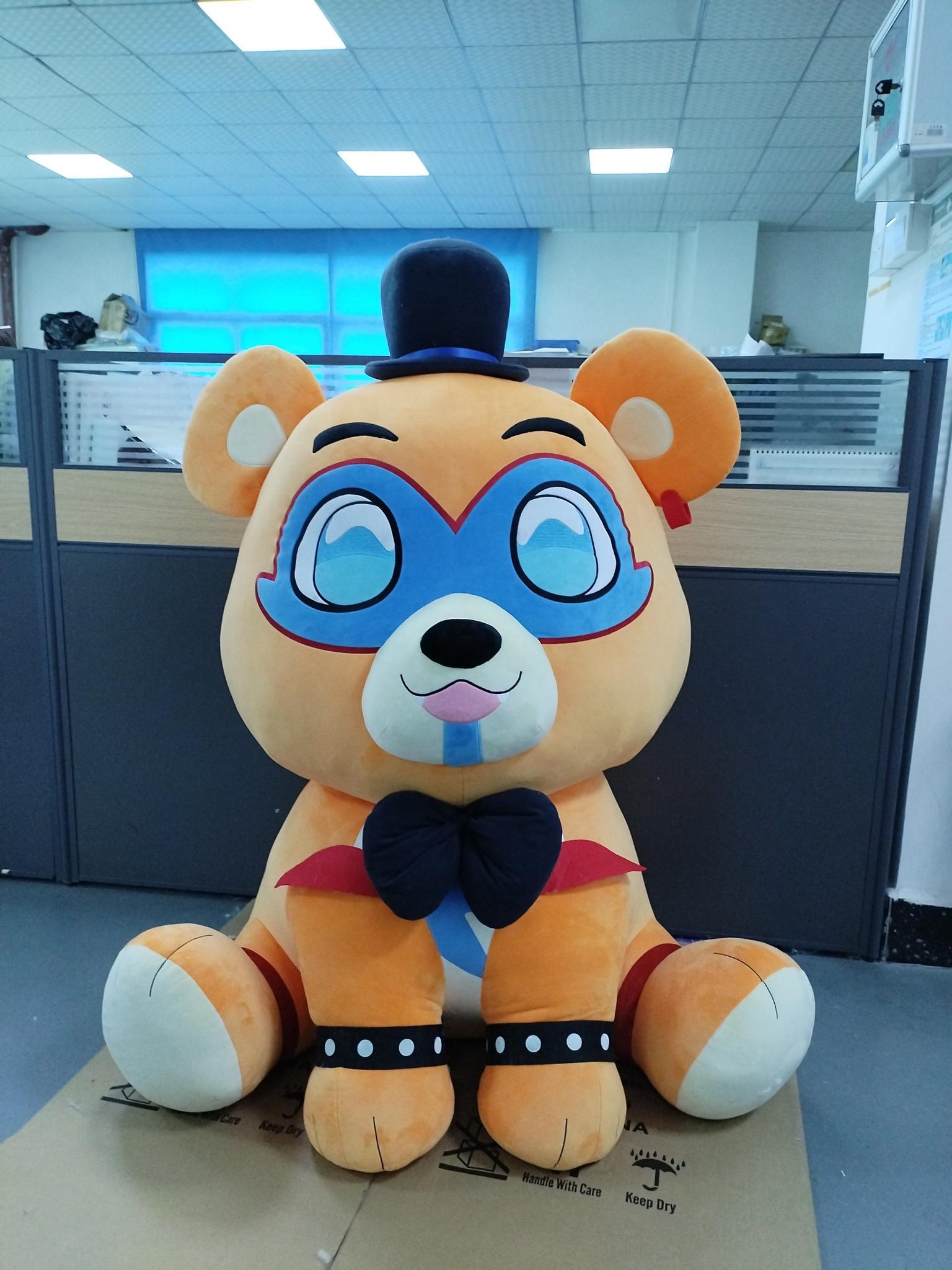 JonnyBlox X YouTooz s teases. a 4 foot tall Glamrock Freddy plush. fnaf fivenightsatfreddys youtooz https t MxlZulxXeA X