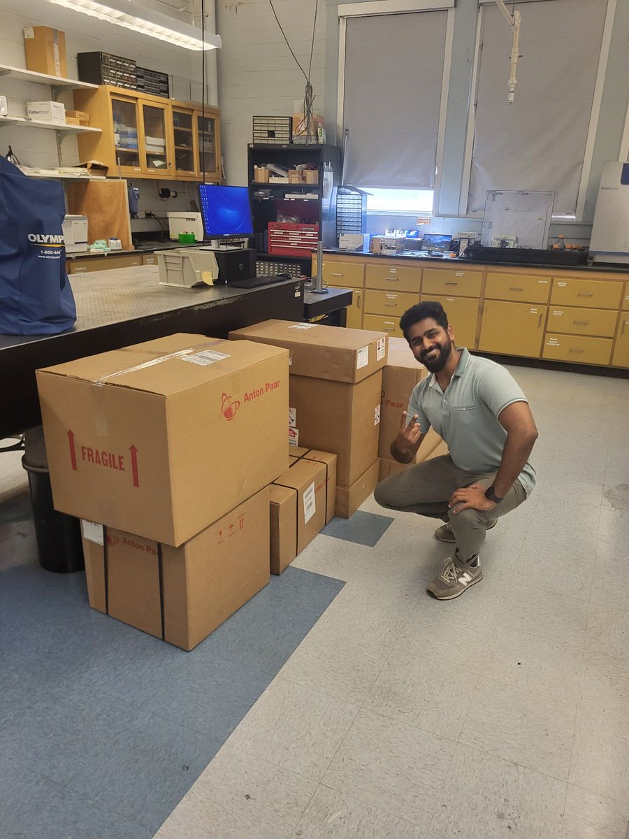 wirthlab's tweet image. New apparatus just dropped! @AntonPaar Rheometer that will be part of a rheo-optics setup, applied to multiple projects in our lab.
@mohandas8488 is pumped!
#ColloidsRCool #everythingflows