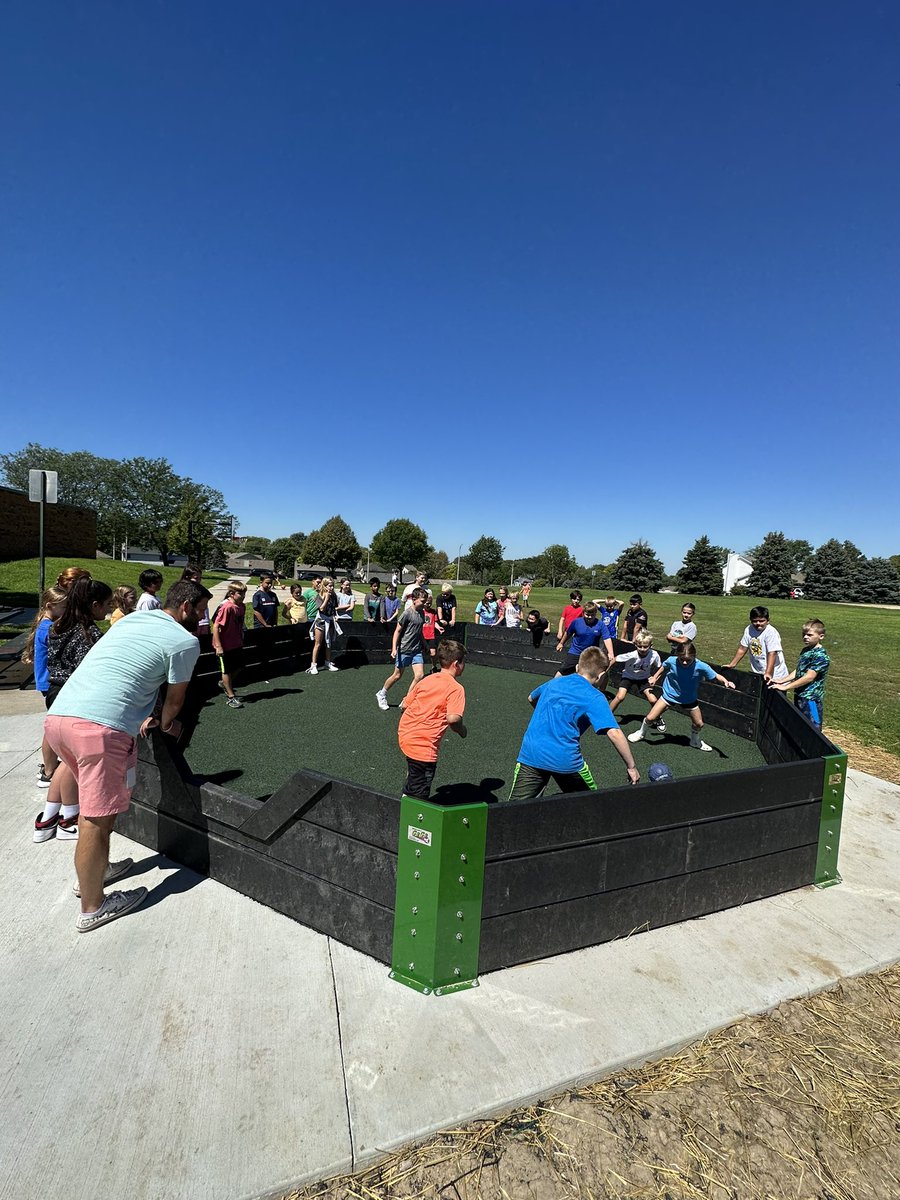 Gaga ball is in full swing! The 5th graders are loving it! @abbott_mps #Proud2bMPS