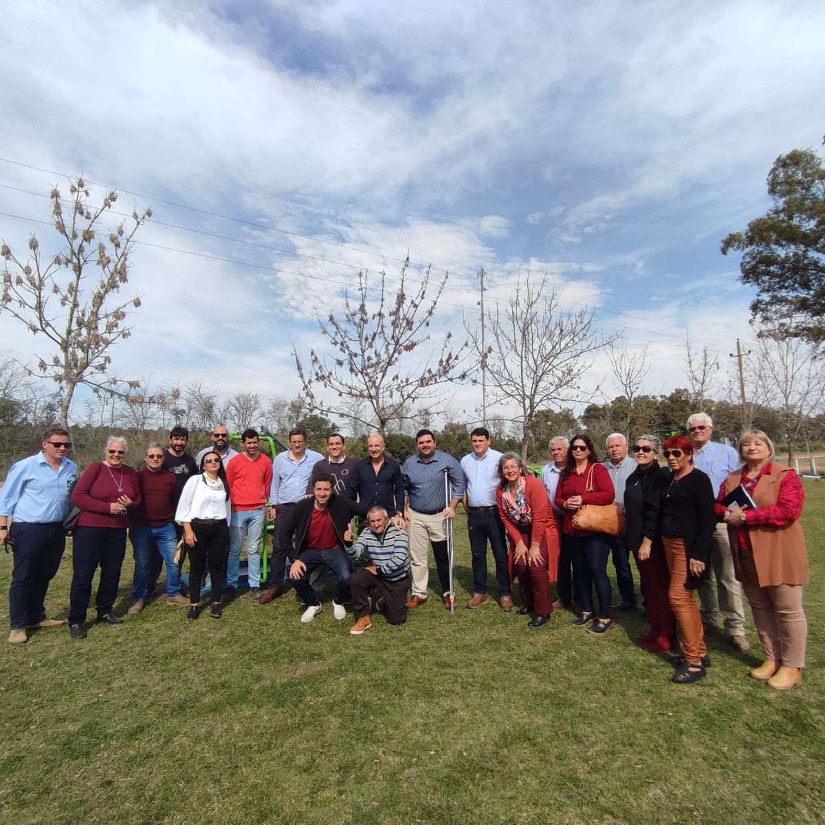 JoseLuisBringa's tweet photo. Con @idpaysandu @OliveraPdu
Firma de convenio para obras d infraestructura deportiva en #PiedrasColoradas
Descentralizacion en su ➕️ bella expresión. La geografía no es impedimento para llegar a todos los pagos.
@UyDeporte
@Sebabauza61 @ferraripabloUY
@gerlorente
@mauribg https://t.co/sydF1erL1K