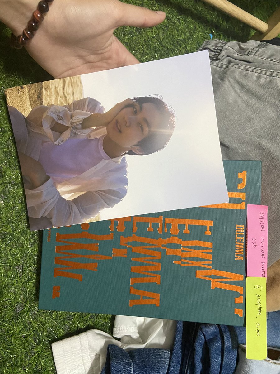 sunghoon_suga's tweet photo. 500 PESOS FOR ENHYPEN ALBUM BUNDLE

WTS LFB OFFICIAL ALBUM ENHYPEN
-good condition
-need funds for school kaya mura

Help rt thank youu https://t.co/g4rboNAj9C