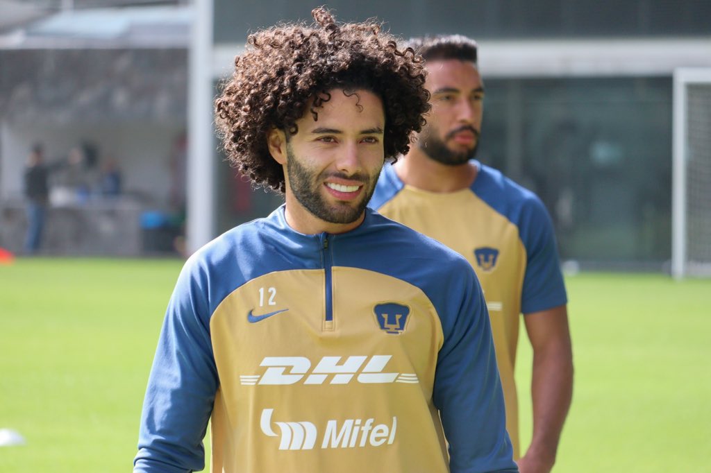 🚨#GIVEAWAY AURIAZUL🚨

🎟️ ¡GANA UN PASE DOBLE para el #Pumas vs #Toluca!🐾
 
1⃣ Sigue a <a href="/calientesports/">Caliente Sports</a> y a mí 
2⃣ Dale 🔁 y ❤️
3️⃣ Comenta este tuit con tu jugador favorito, usando el hashtag #MásAcciónMásDiversión 🔥

¡Se regalará UN pase doble! 📲