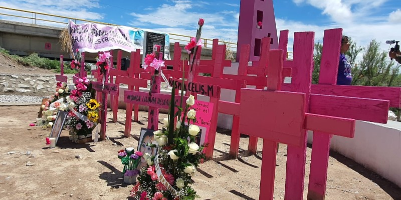 Cimacnoticias's tweet photo. La @Fiscalia_Chih mantiene sin presupuesto al grupo especializado en la investigación el Arroyo del Navajo en Ciudad Juárez, donde fueron localizados 60 restos óseos de mujeres en 2012.
🗞 📲 https://t.co/NonJCOLCin
#PeriodismoFeminista #Niunamenos #Niunamas https://t.co/9PZ8odNlxm