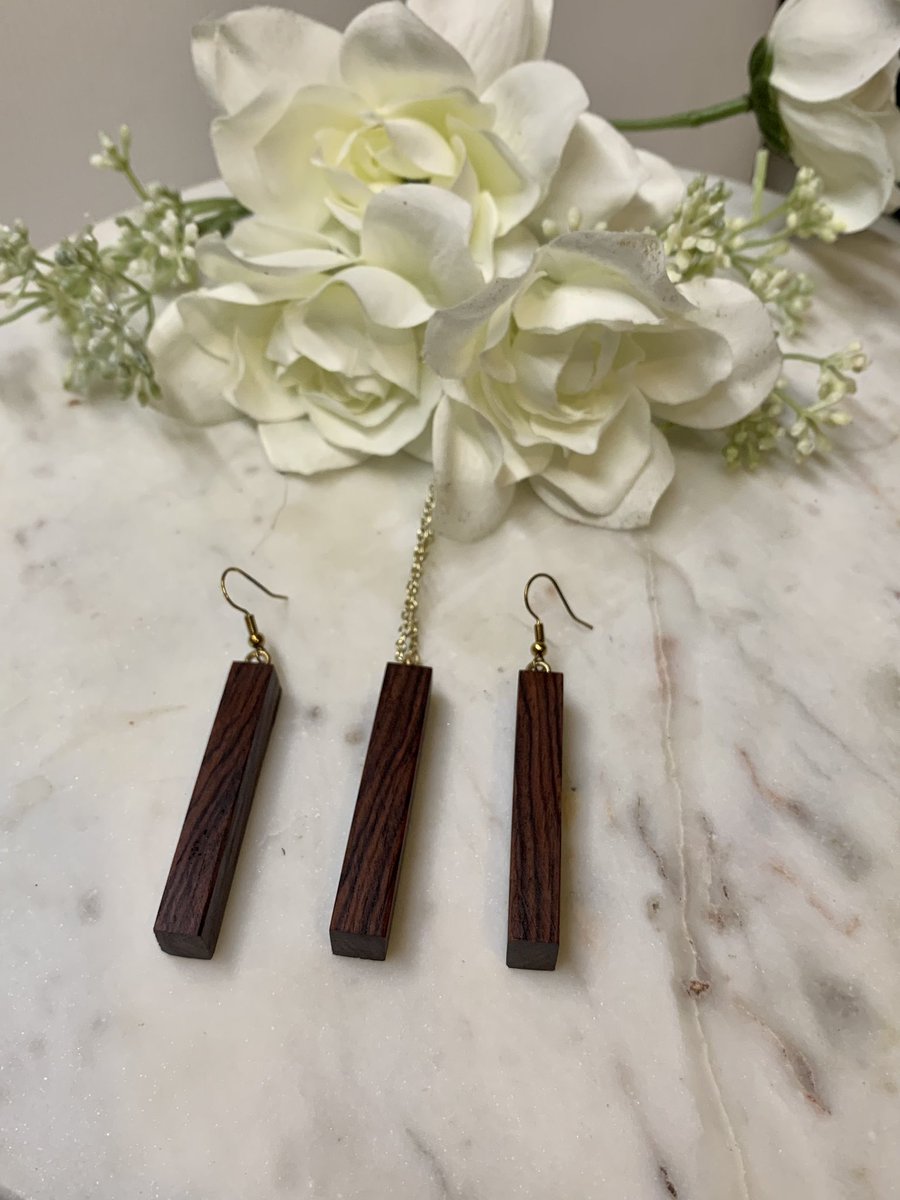 Necklaces will be hitting the shop VERY soon! It seems everyone wanted a necklace to match their slim style earrings! Here’s a look at a Camatillo slim style set! #mcevoymade #camatillo #necklace #woodjewelry