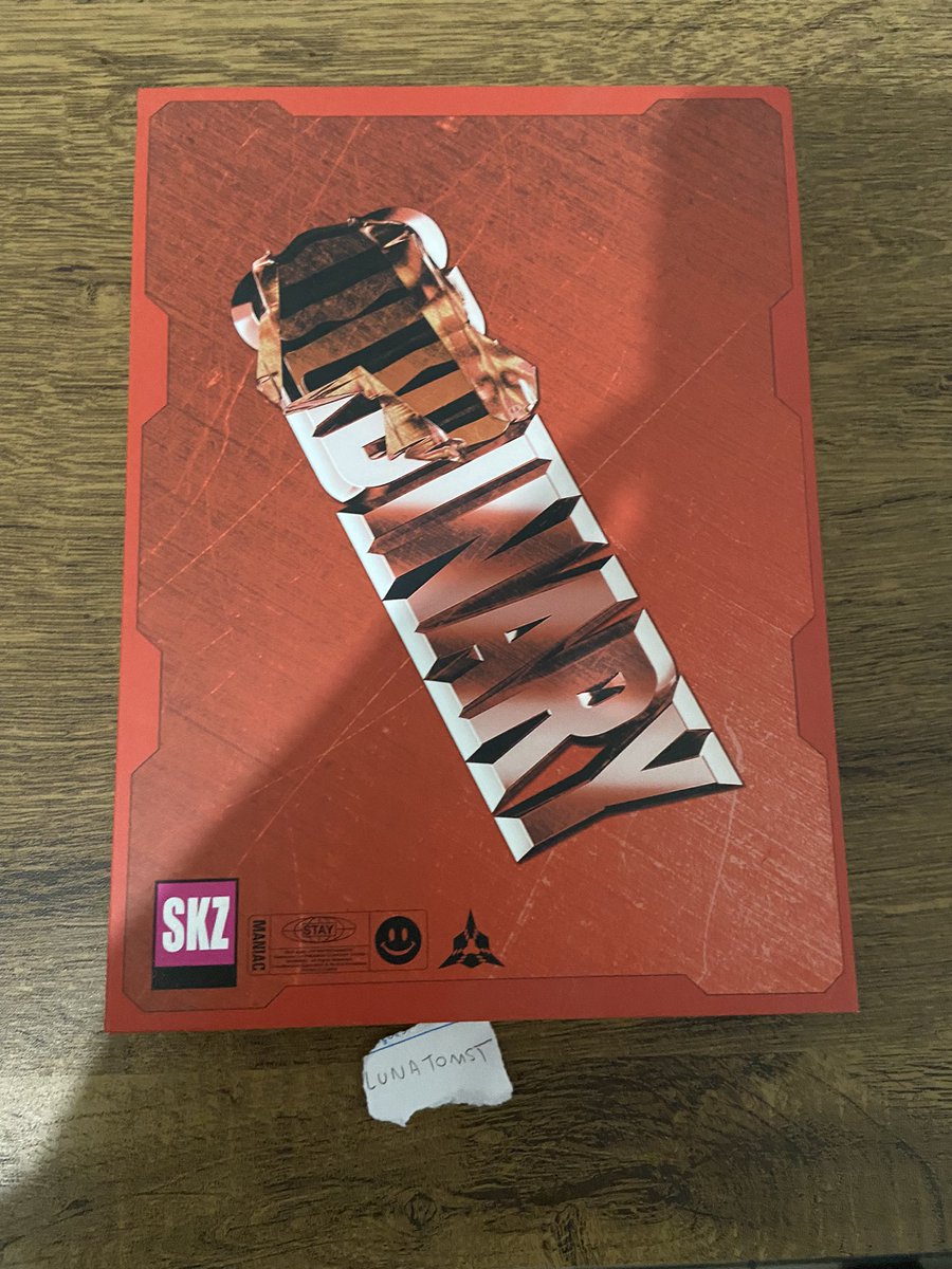 lunatomst's tweet photo. VENDO ORDINARY - STRAY KIDS skz 

80,00 (frete incluso) 
Cards do lee know/ Minho
Pôster 
Adesivo 
Cd nunca usado
Álbum em perfeito estado 

Palavras chaves: vendo, venda, troco, procuro https://t.co/JL02bJIj84