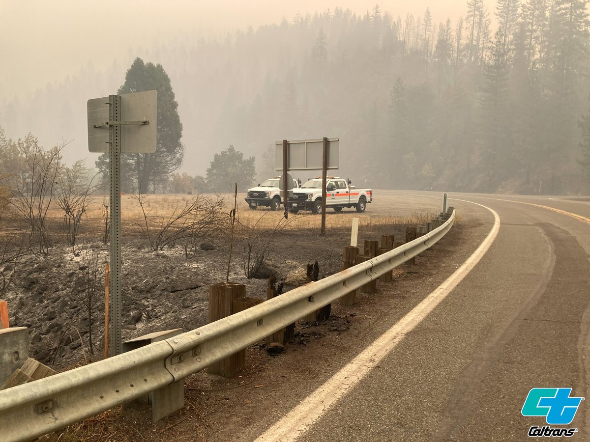 CaltransD2's tweet image. 🚧🔥 HEAD FIRE ROADWAY INFORMATION 🔥🚧

🔴 State Route 96 remains CLOSED from the junction with State Route 263 to Seiad due to the #HeadFire burning in #SiskiyouCounty. 🔴

📸: Bridge/Signs Crew Supervisor, Billy Shakespeare

@SiskiyouSheriff @Klamath_NF @CaltransHQ