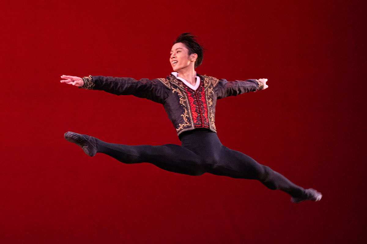 MSFreePress's tweet photo. Ryo Sasaki, representing Japan, won the senior men’s gold medal in the 12th USA International Ballet Competition in Jackson, Miss., this past June, repeating a feat his father accomplished in Jackson, back in 1994.

https://t.co/xbXezFws1a https://t.co/d9yw0sinoZ
