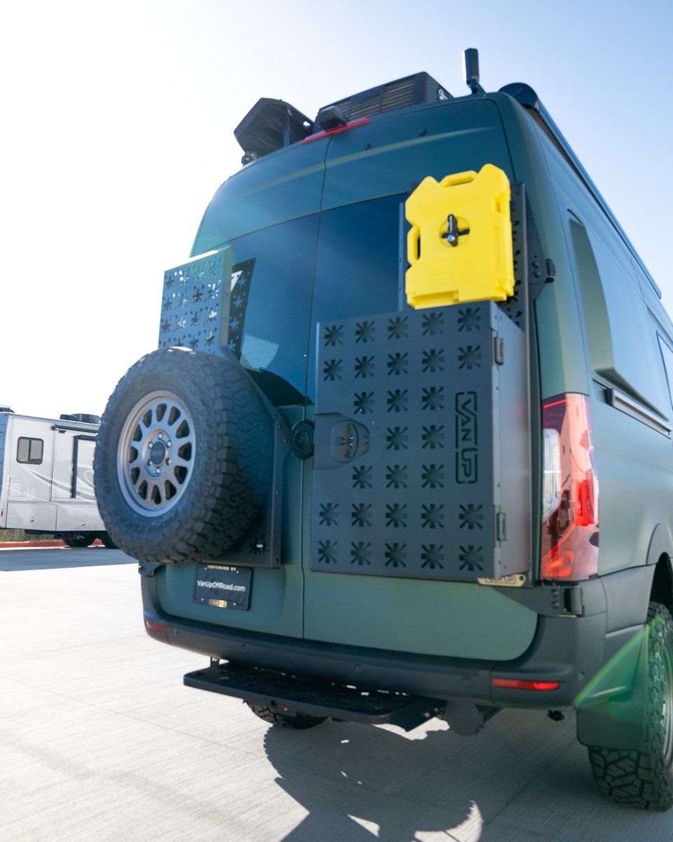 📦 Our VanUp Box in it's natural habitat! 📦
🎟️ Make sure to get your free Box Mounting Kit when purchasing our VanUp Box! Deal ends this week! 🎟️
🚐 While supplies last 🚐