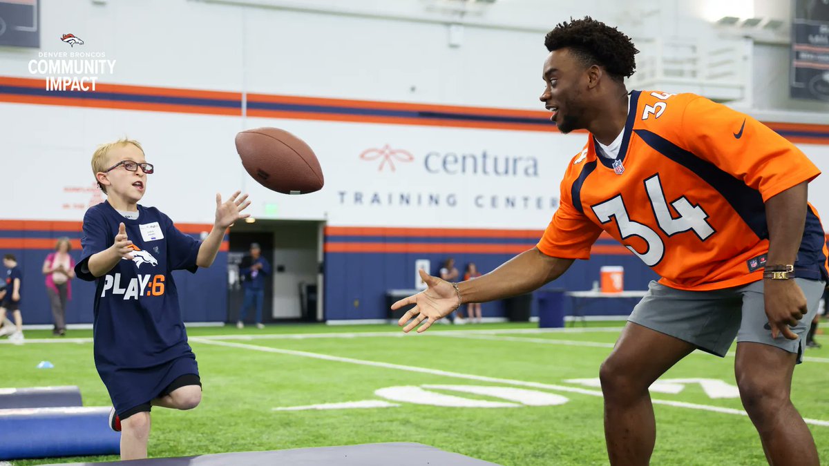 BroncosOffField's tweet image. .@EBassey21 bringing that #PLAY60 magic to #BroncosCountry ✨