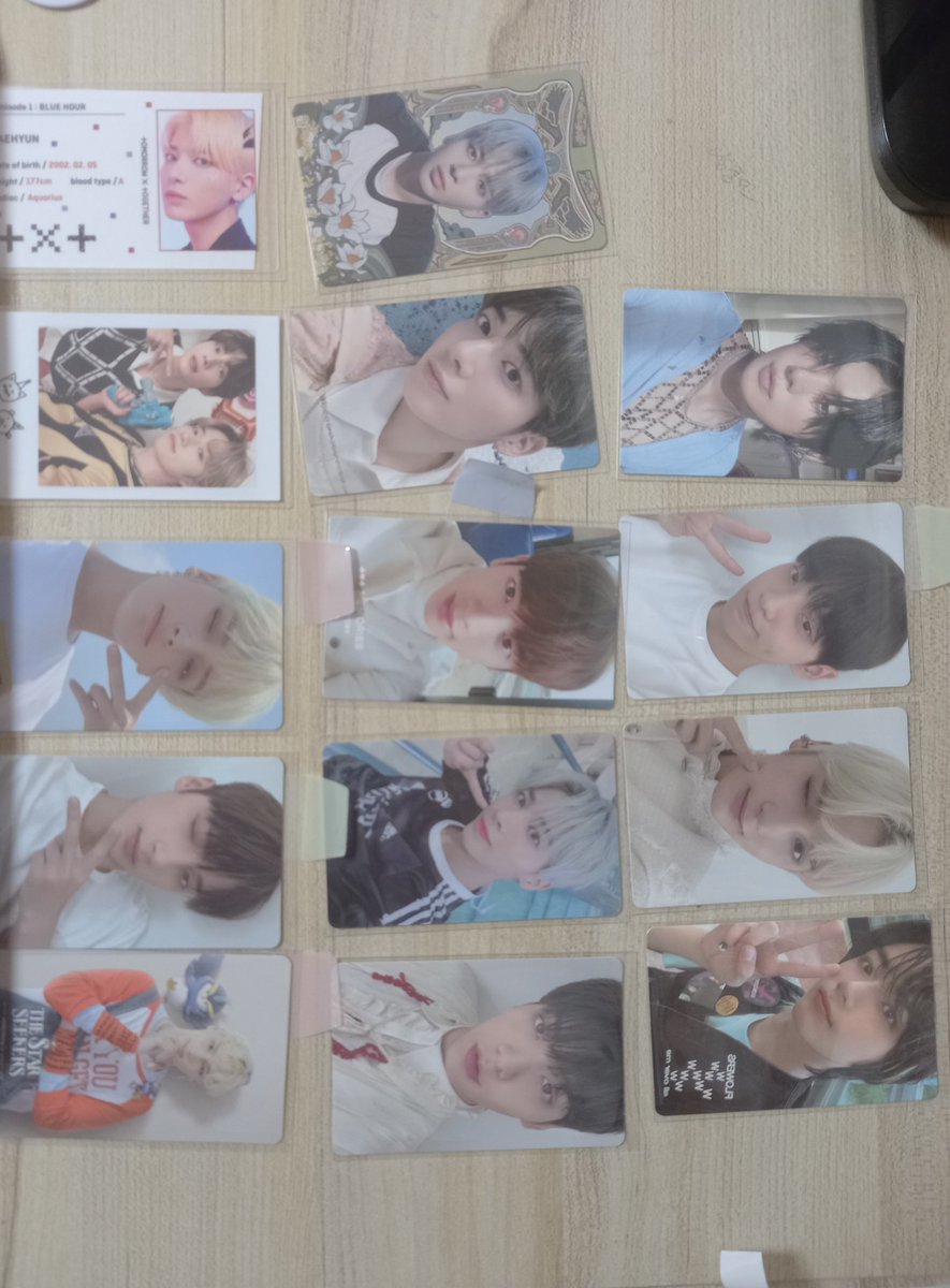 txtlove_th's tweet image. 일괄 5.5에 양도합니다 많이 내렸어요
메모리즈1태현 하자 없고 프리즈엠투유1차 태현이도 하자 없이 깨끗합니다...🥺 덤으로 공굿 5장 드려요
우체국택배 , 반값택배 가능합니다 준등기×  #투바투포카양도