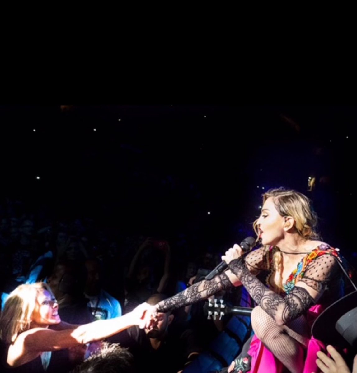 KellyRipa's tweet image. Let’s give birthday wishes to two of my favorite people … Art Moore and @madonna! Thank you both for all the celebrations! 🎉🎉🎉