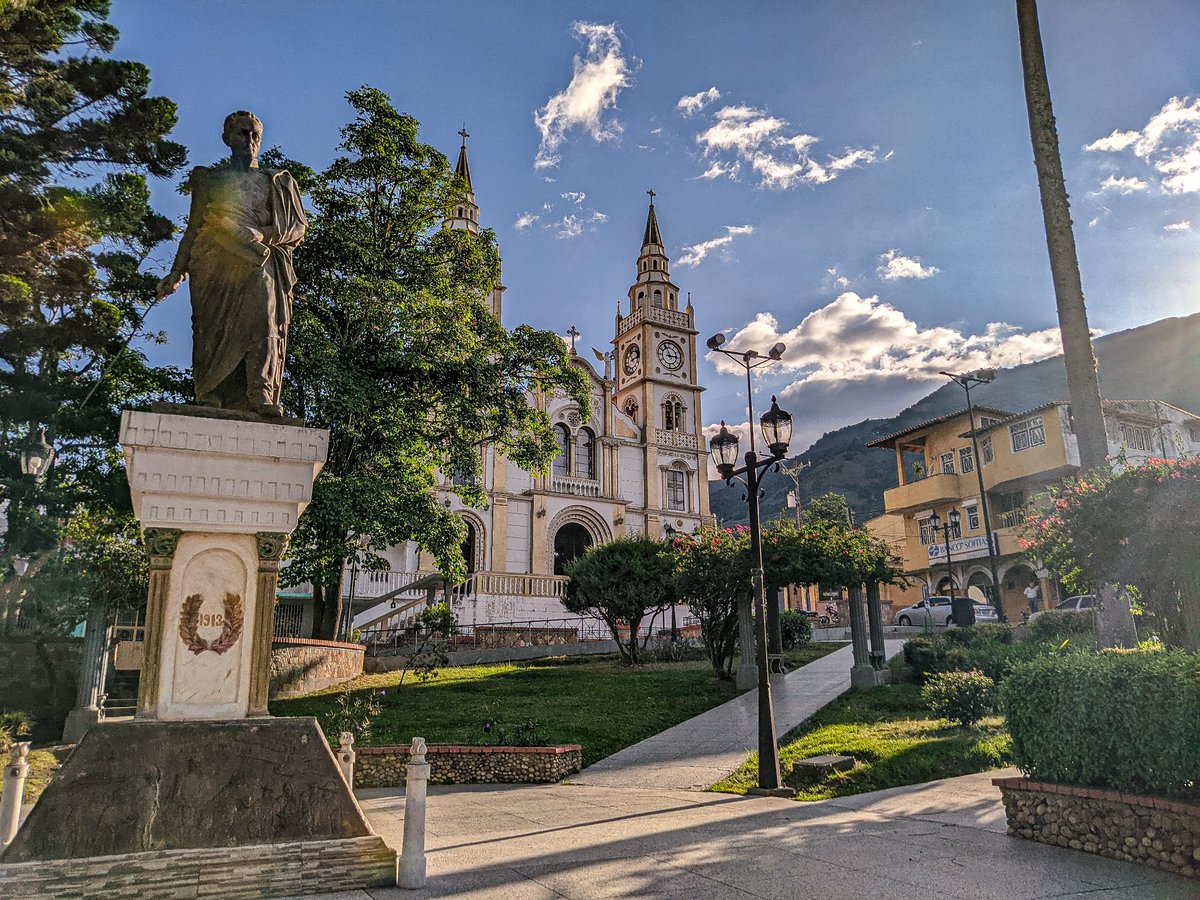 carlosgil12ve's tweet photo. Una bonita tarde de #agosto
#Bailadores #Mérida #Venezuela
#Agosto2023 #venezolanos #lightroom #redminote8 #photooftheday #postalesdemitierra https://t.co/hoVhhOmpgN