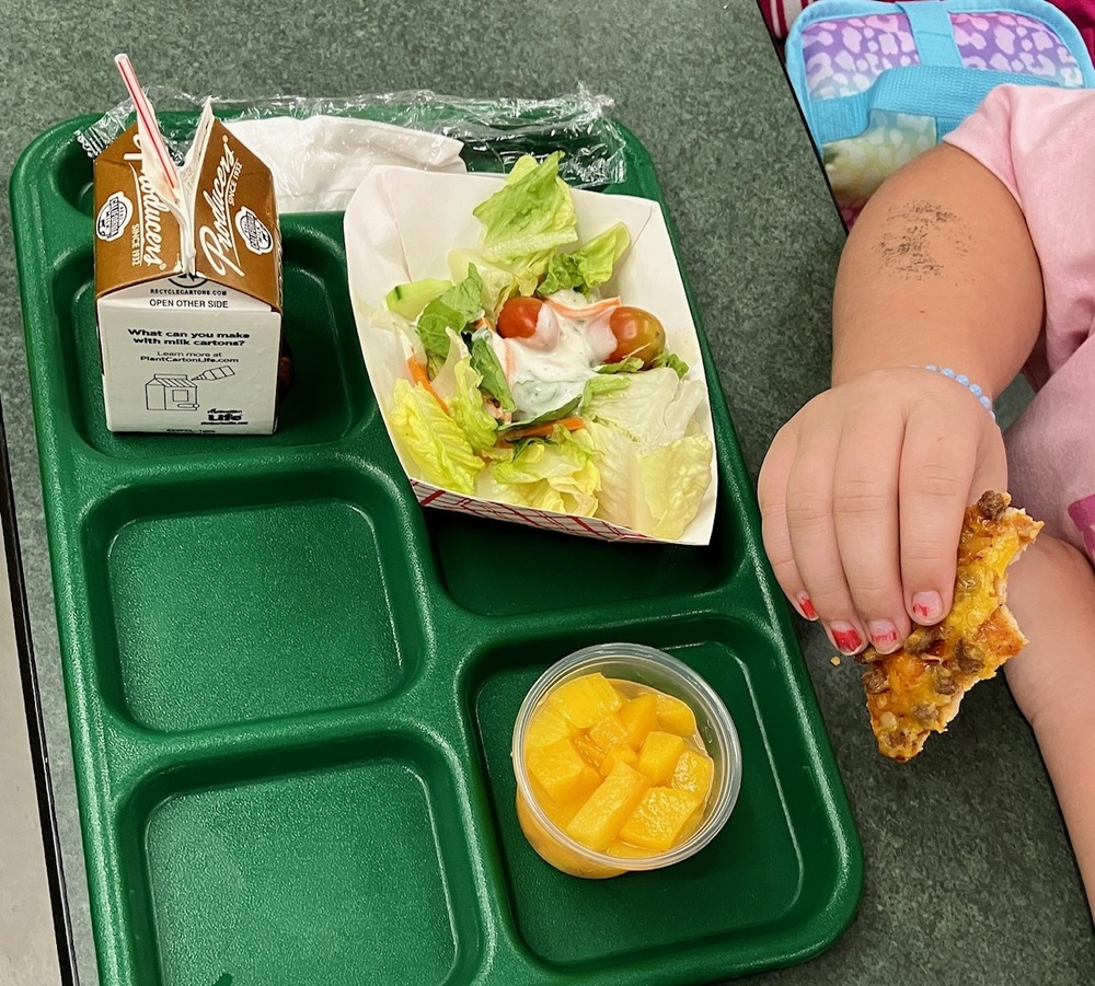 Lunch 8/16/23 standardschools.net/article/120504…