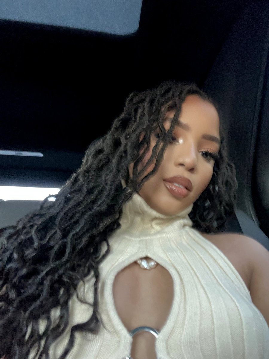 ChloeBailey's tweet image. hello 🤍