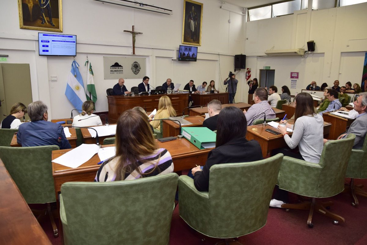 Hoy tuvimos la 12º sesión ordinaria en el <a href="/HCDSanIsidro/">Concejo Deliberante de San Isidro</a>.
Seguimos trabajando por el bienestar de todos nuestros vecinos.