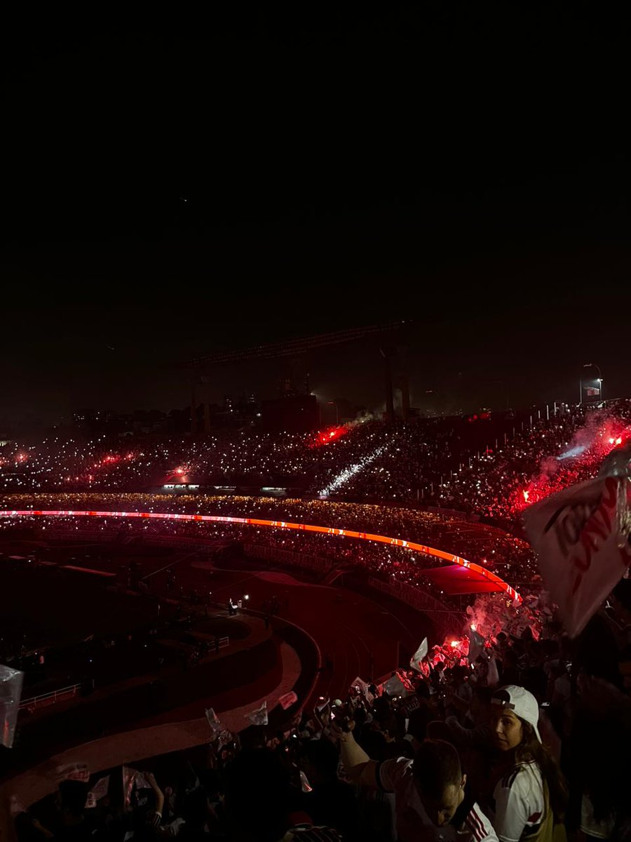 CantosVIP365's tweet photo. O MORUMBI É DISPARADO O ESTÁDIO MAIS LINDO DO MUNDO E SÓ MINHA OPINIÃO IMPORTA! 🇾🇪🔥 https://t.co/sYWuIRAUuf