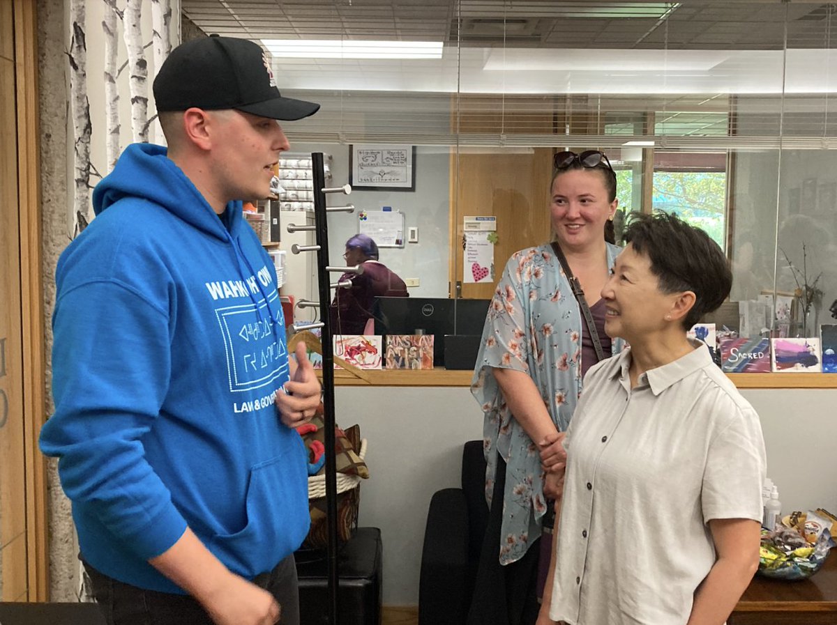 A warm welcome to our @UAlberta Interim Provost and Vice-President Verna Yiu, and Deputy Provosts Melissa Padfield and Kathryn Todd, who came to visit the Wahkohtowin Lodge on July 21. Thank you for letting us share our space and our vision with you!