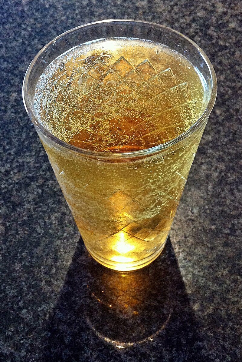wlldxyz's tweet photo. apple juice seems too good to exist https://t.co/eBtdcV67Lh