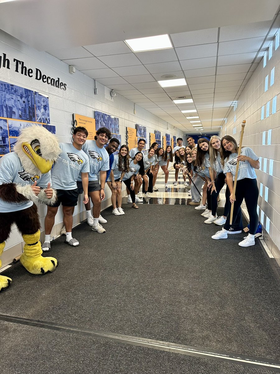 Sandburg SuperfanZ tweet media