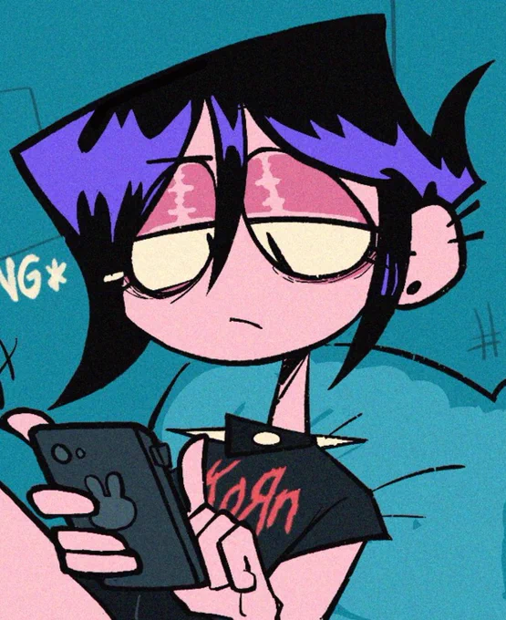 btw lately I really enjoy doing this little bat shape on her hair 
