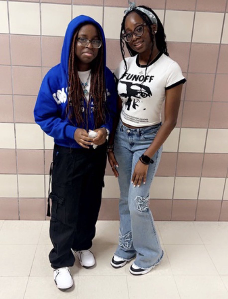 BowiePTECH tweet media