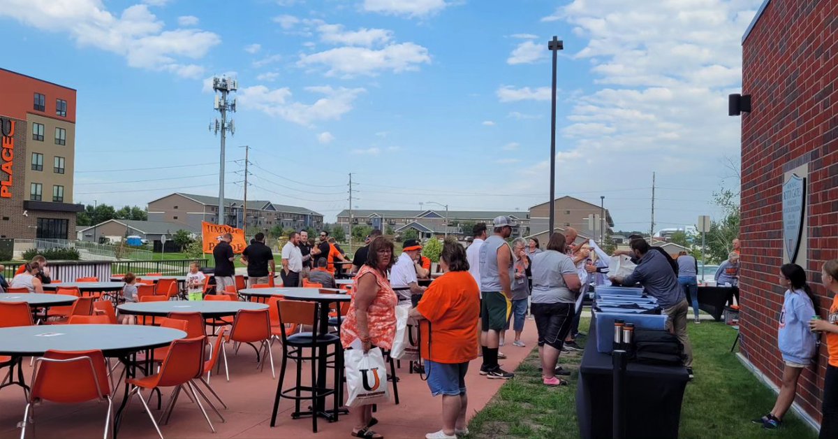 UJBoosterClub's tweet photo. The fun has begun!

#JimmieBoosterClub #KickOff #GoJimmies #BergPlaza #PartyOnThePlaza #JimmiePride #JoinTheClub #UJ #UofJ #OrangeAndBlack https://t.co/i0h7tlwAIj