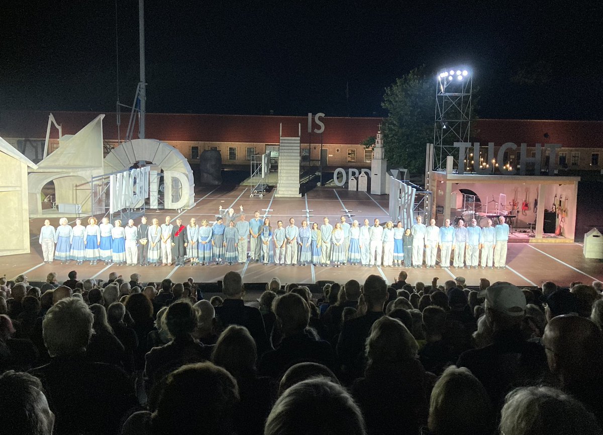 Weergaloos, indrukwekkend en spiegelend theaterspektakel <a href="/Pauperparadijs/">Stichting Het Pauperparadijs</a> over arm en rijk. Wat een cast, wat een decor, wat een verhaal in <a href="/GevangMuseum/">Nationaal Gevangenismuseum</a> in Veenhuizen.