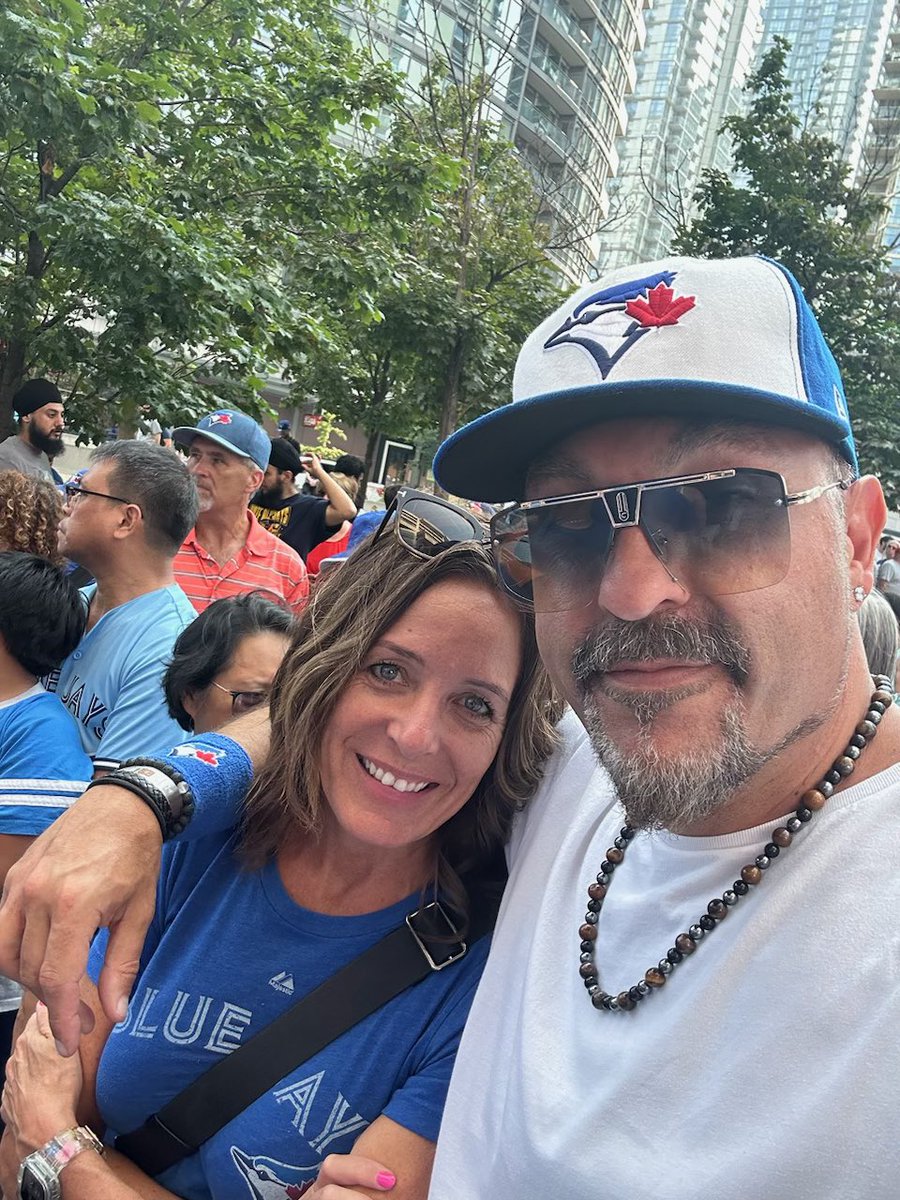 dpeever's tweet photo. #nextlevel @BlueJays 
Waiting in line! https://t.co/2IrTlRFWtp