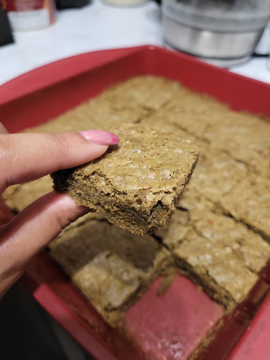 SeLBanewood's tweet photo. Made some matcha brownie edibles 🍃✨️ https://t.co/zm8gb5jW4B