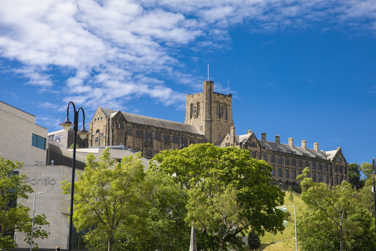 BangorUni's tweet photo. 🎉  #BangorUniversity has taken the top spot in the Alternative University Guide! 🎊 

🍃 The University’s stance on sustainability and ambitions to lead the field in terms of sustainability earned a high score, contributing to the top spot 🏆 

➡️  https://t.co/ipDDuCn4Iy https://t.co/w0Pq5rAiHw