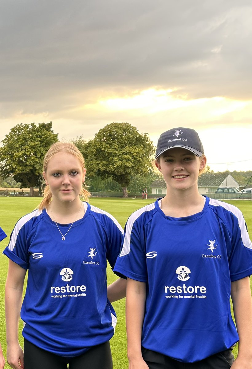 Fabulous performance from Alicia &amp; Lily from <a href="/EWHCC1/">East&WestHendredC.C.</a> playing for <a href="/OxenfordCC/">Oxenford CC</a> against Italy’s T20 ladies 🤩🏏🤩

One wicket &amp; one catch for Alicia

One catch for Lily

Absolutely amazing ❤️🏏❤️
