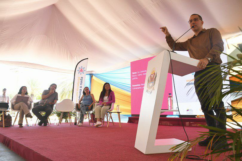 mippci_ven's tweet photo. #EnFotos 📸 | Escuela decolonial “Comuna o Nada”  Ministro @jaarreaza: “La utopía puede depender de cada individuo, pero nuestro reto es llegar a esa utopía en colectivo”.

 #BricoMilesPorTodoElPaís https://t.co/Gur49oIvdJ
