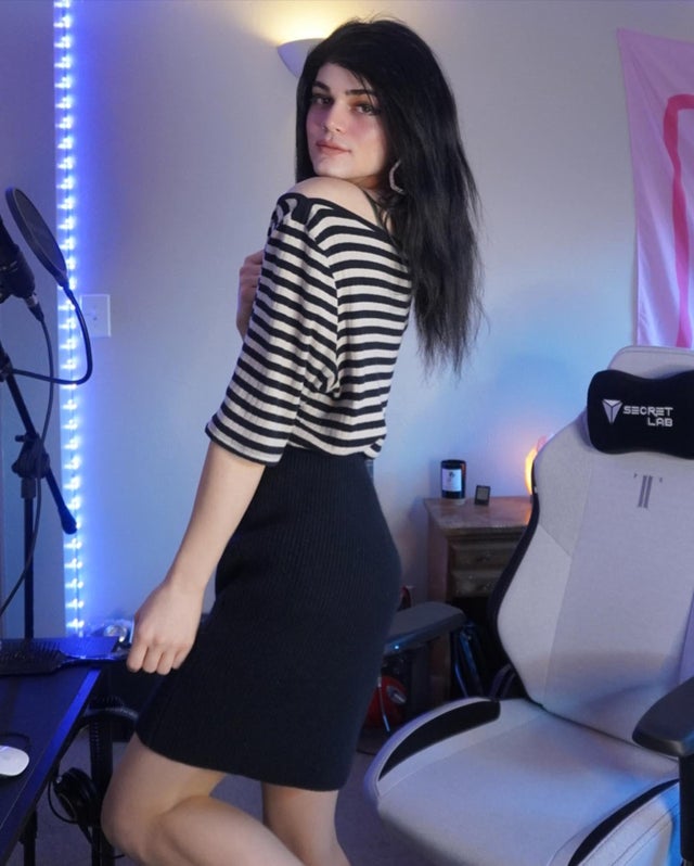riothefemb0y's tweet photo. Rio was a bad boy and spent thousands on new streaming equipment. How do you punish him?~

(Limitless rp in dms no muscular males) https://t.co/fQzU0zMBox