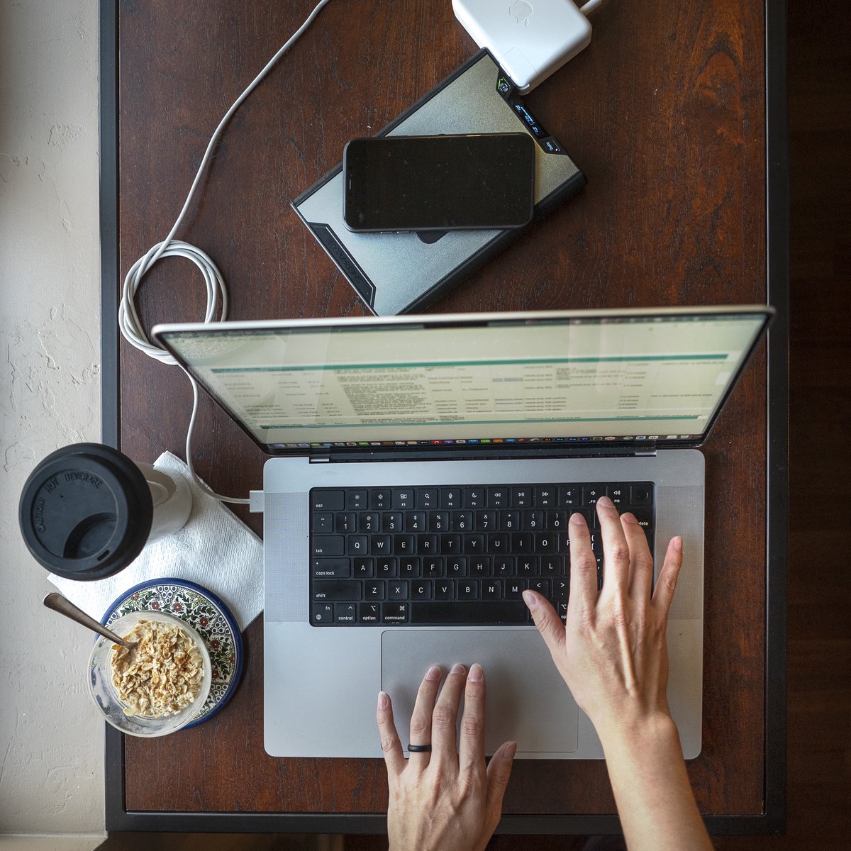 GoalZero's tweet image. Make sure your list of back-to-school supplies includes a portable power bank. Our Sherpa, Venture, and Flip power banks can keep devices charged during long days on campus, weekend trips home, and adventures with friends.

#poweredbyGoalZero #BacktoSchool #powerbank #Travel