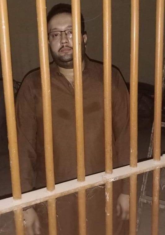 معصوم  فاطمہ کو تشدد اور مبینہ زیادتی کا شکار بنا کر قتل کرنے والا سید اسد شاہ گرفتار کیا گیا ہے لیکن ہمارا مطالبہ ہے کہ اس کو نشان عبرت بنایا جائے تاکہ کل کوئی ایسی قبیح حرکت کرنے سے پہلے سو بار سوچے.
#JusticeForFatima