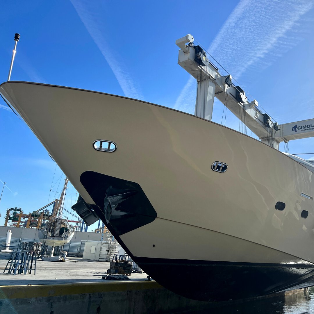 VaraderoVLC's tweet photo. Big yachts, big projects
#varaderovalencia #refitandrepair #summerrefit #refitinvalencia #summer2023 #yacht #yachtrefit #yachtpaint #shipyard #yachtindustry #boat #boatrefit #yachtmaintenance #valencia https://t.co/xcKPVblL7L