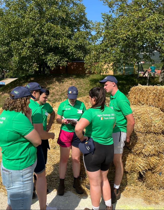 kkamb10's tweet photo. A busy and productive day for the @teagasc team at the first day of competition.  Sincere thanks to our loyal sponsor @fbd_ie. Busy day two tomorrow. 👏🤞🇮🇪 @GurteenCollege @kc_horticulture https://t.co/SGh5g5j8CJ