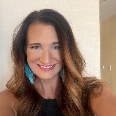 susankhodges's tweet photo. #NewProfilePic https://t.co/Um82yKuD6i